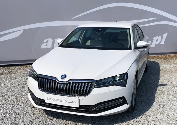 Skoda Superb cena 116999 przebieg: 64996, rok produkcji 2019 z Bytów małe 436